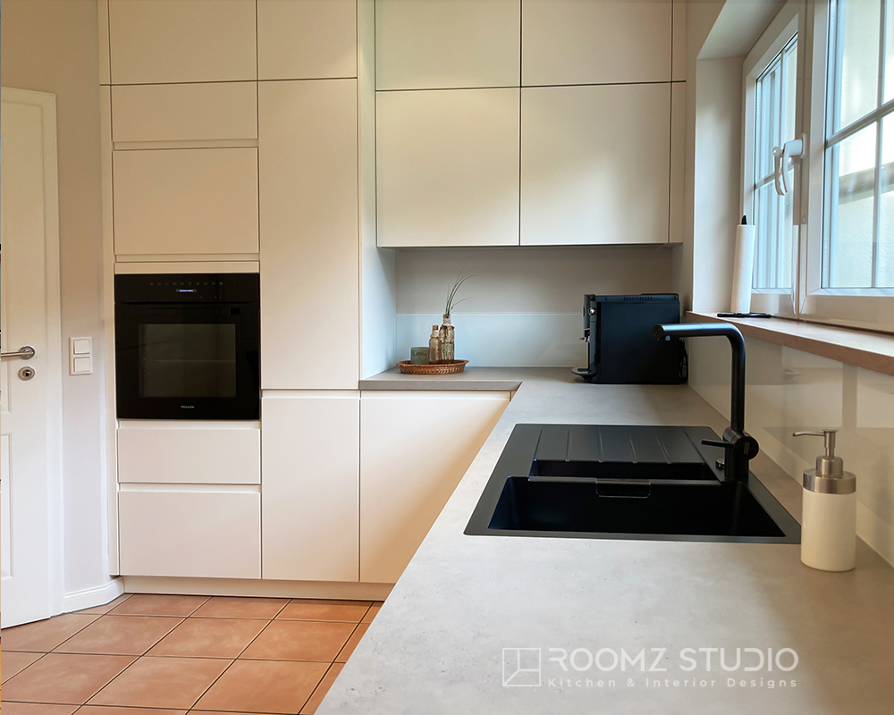 #13 WEISS SATIN | BETON KIESELGRAU