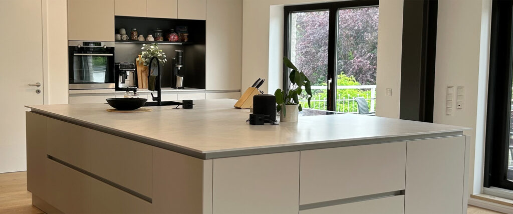 #8 SANDGRAU | LAVASCHWARZ